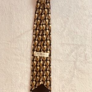 Men’s dress tie
